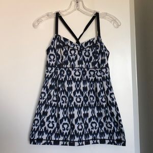 Lululemon Ikat Get Focused Tank. Size 6.